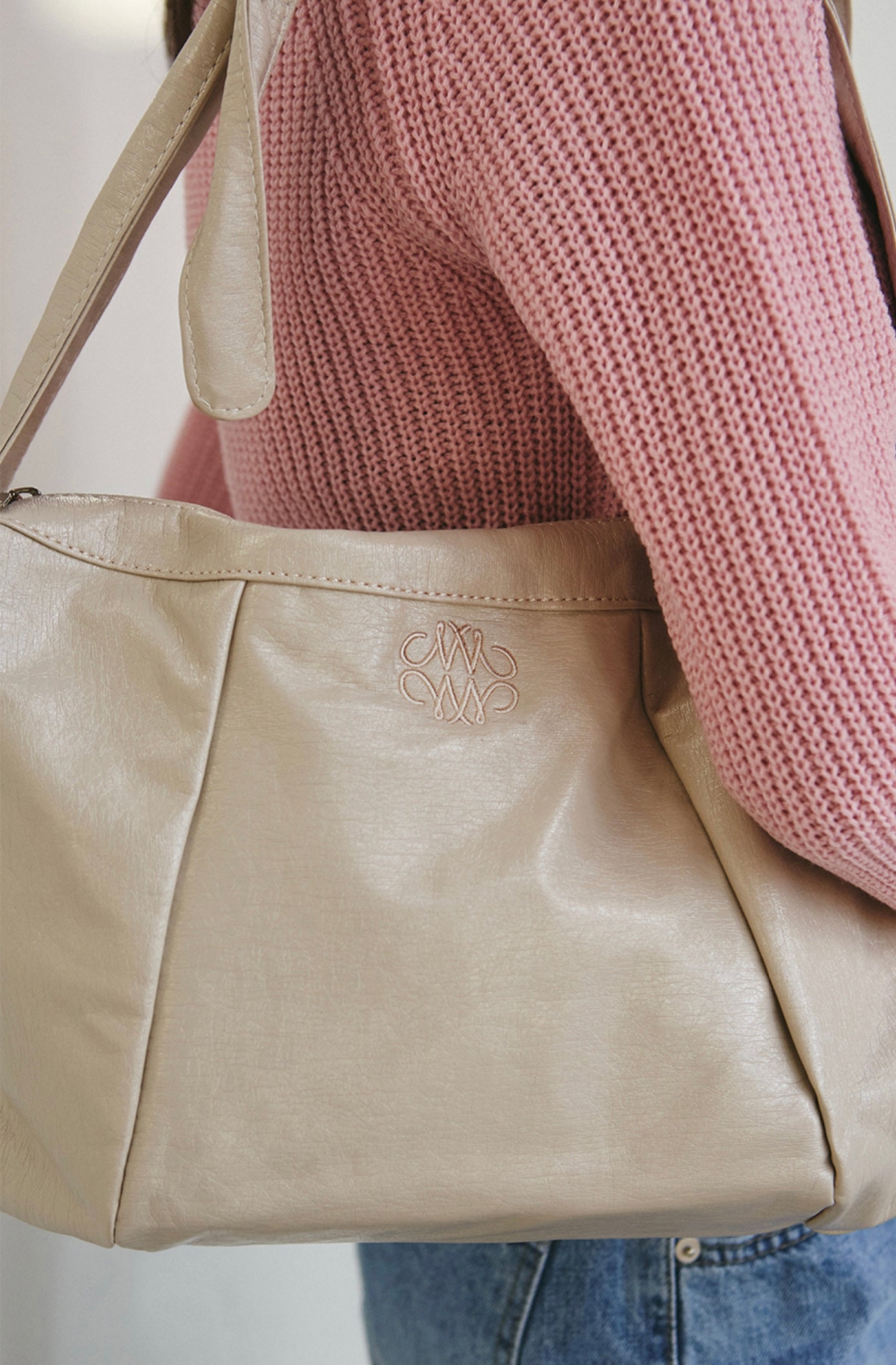 NICOLE SQUARE SHOULDER BAG_CREAM